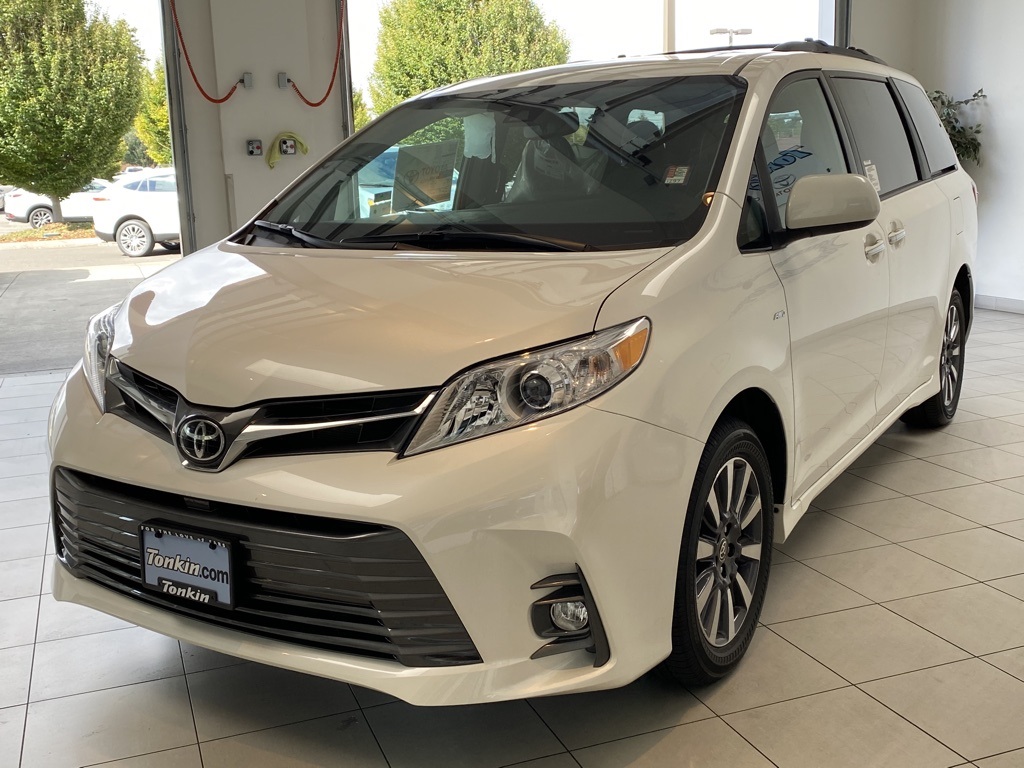 New 2020 Toyota Sienna XLE 5 in Portland #TS20004 | Ron Tonkin Toyota